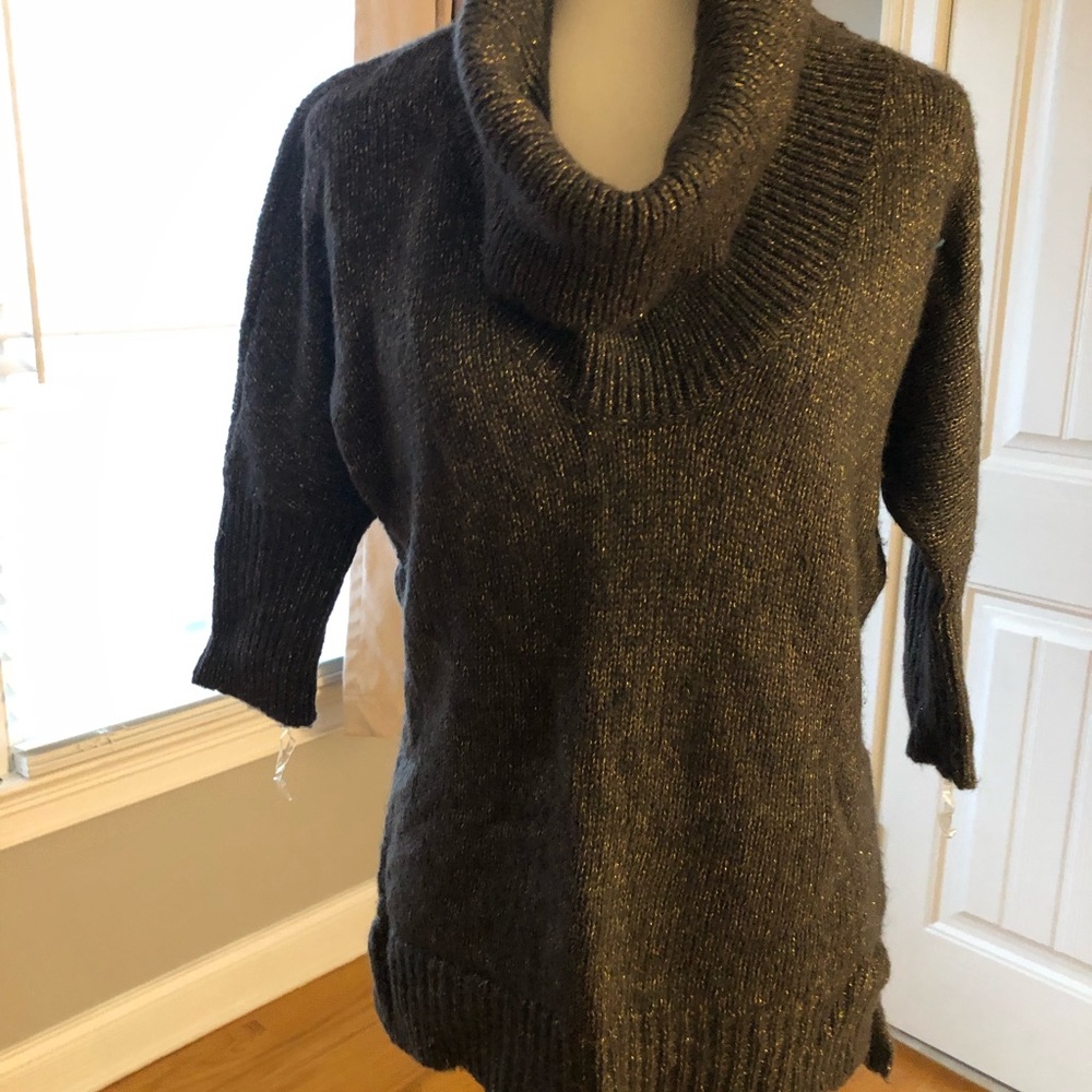 Express sweater. Black with gold   Size PS